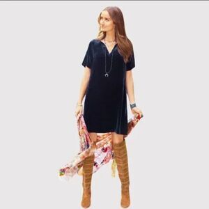 Sundance Olivia Velvet V Neck dress in Black | Size XS